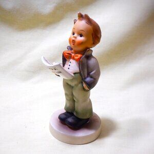 ~~~ Hummel *** Soloist ** #135 - (1972 - 1979)